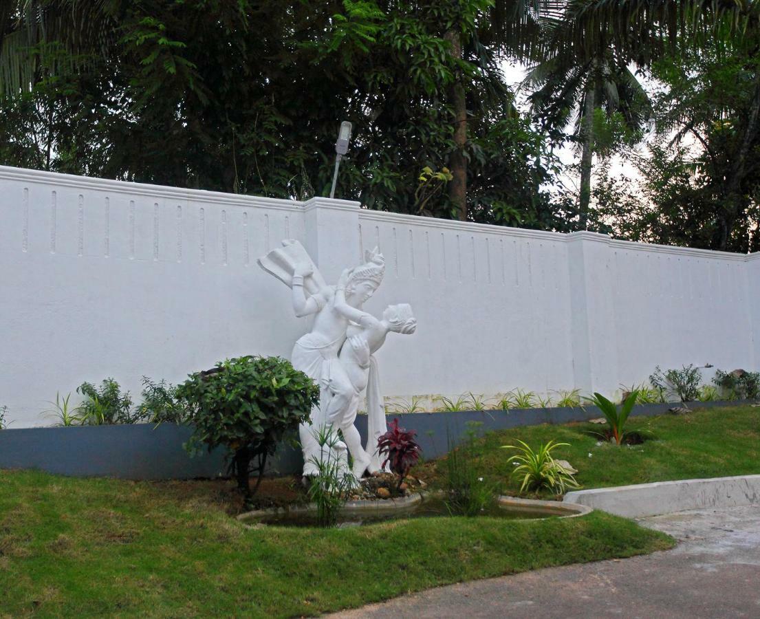 Hotel Rohini International Kallār Exterior photo
