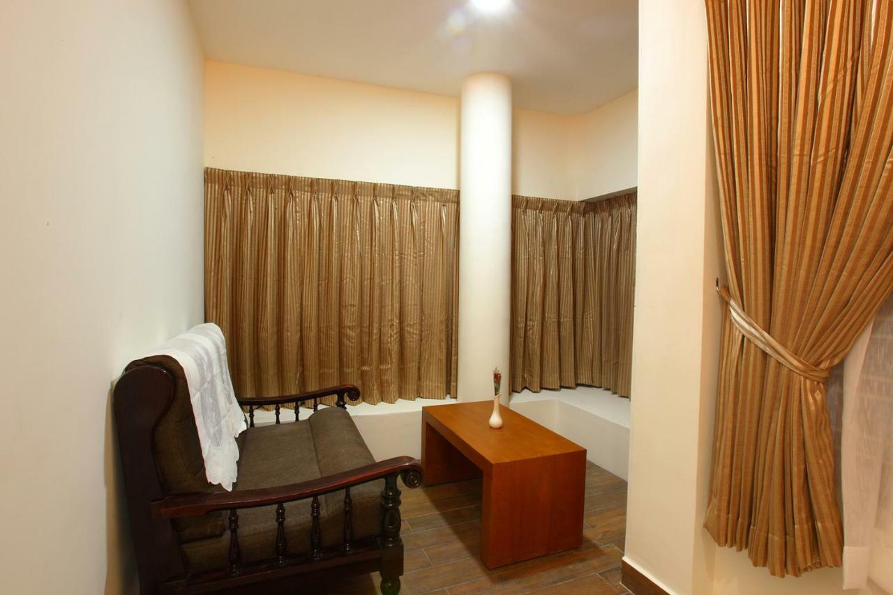 Hotel Rohini International Kallār Exterior photo