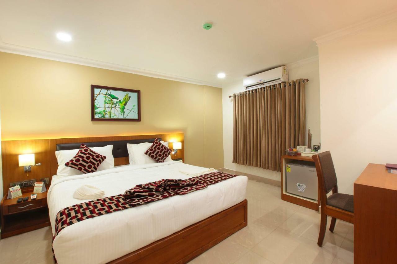 Hotel Rohini International Kallār Exterior photo