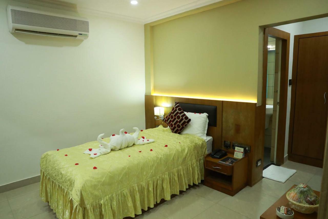 Hotel Rohini International Kallār Exterior photo