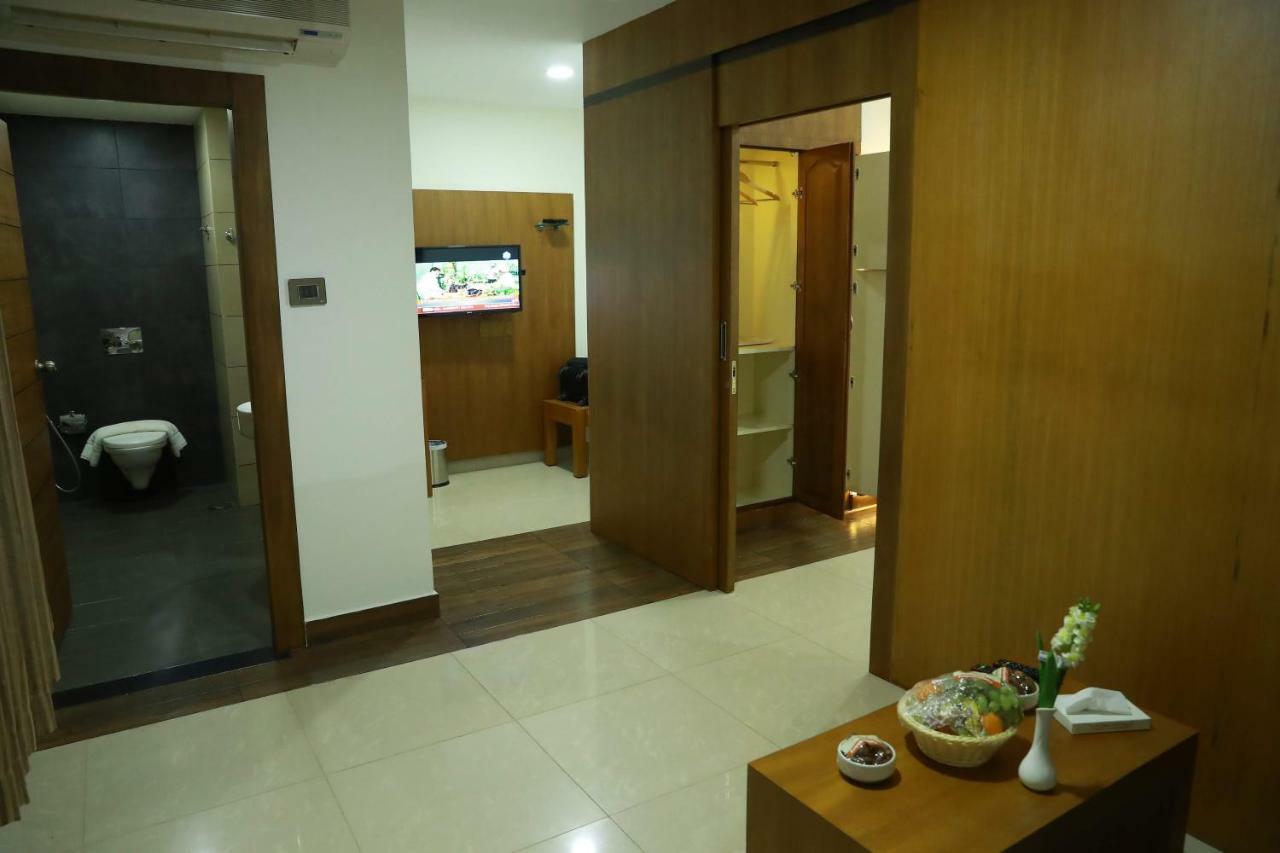 Hotel Rohini International Kallār Exterior photo
