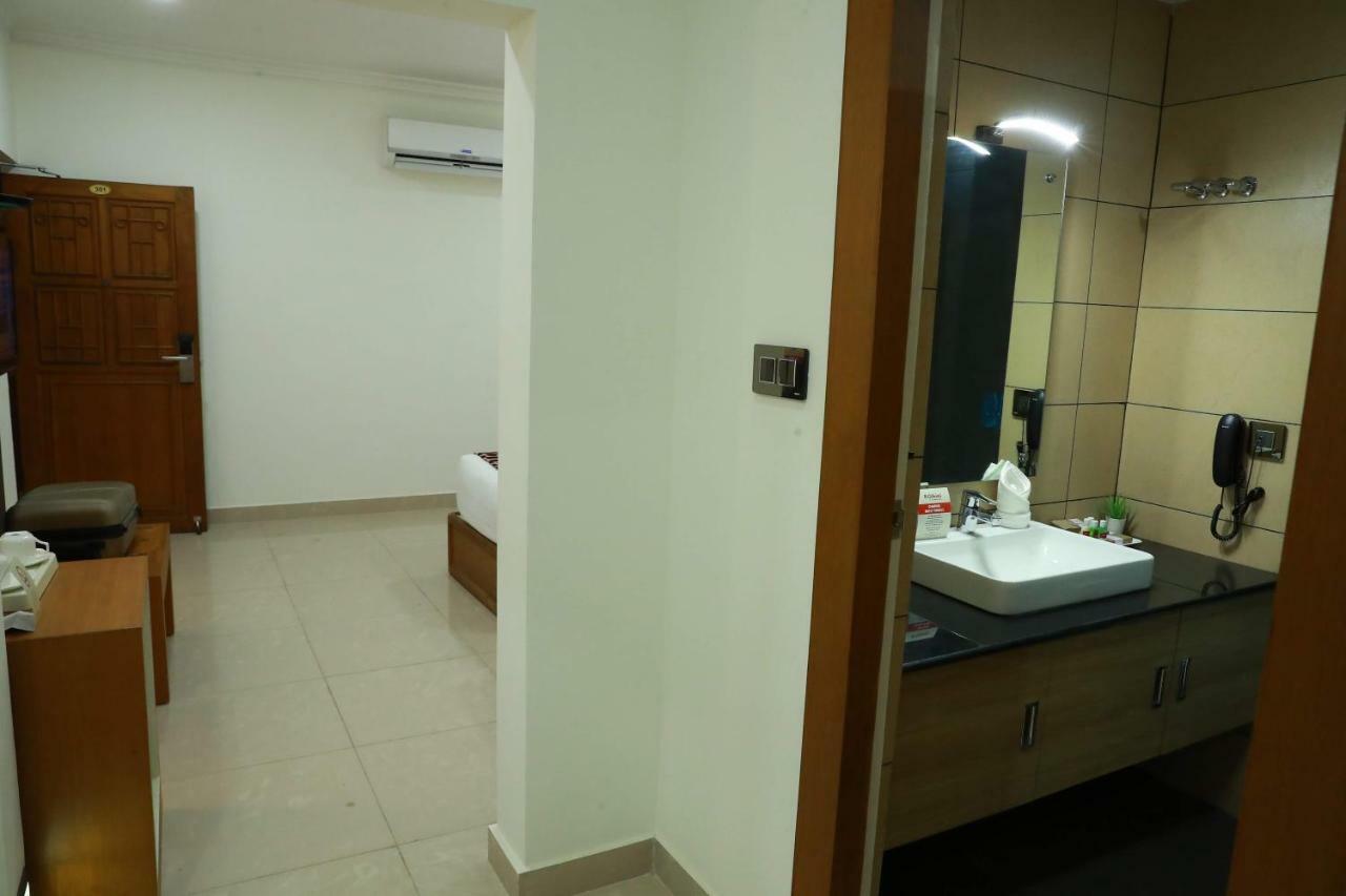 Hotel Rohini International Kallār Exterior photo