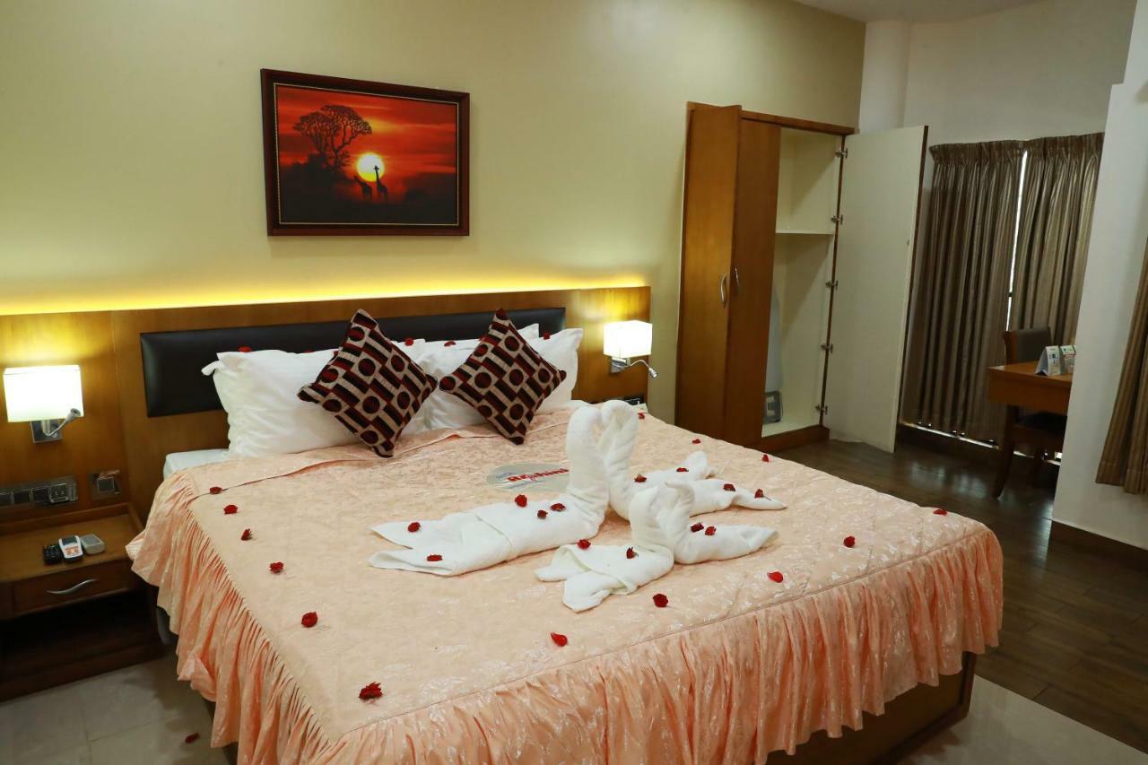 Hotel Rohini International Kallār Exterior photo